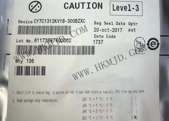 Memoria IC CY7C1312KV18-300BZXC 1.8V SRAMs canalizzato sincrono CY7C1312 FBGA165