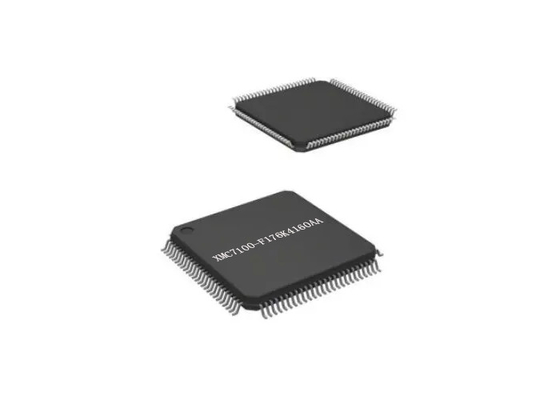 Microcontroller dual core 100MHz IC di 32 bit di superficie del supporto XMC7100-F176K4160AA