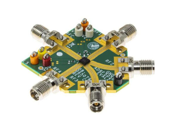 ADRF5050-EVALZ Pannello di valutazione delle soluzioni incorporate per gli interruttori ADRF5050 Silicon SP4T