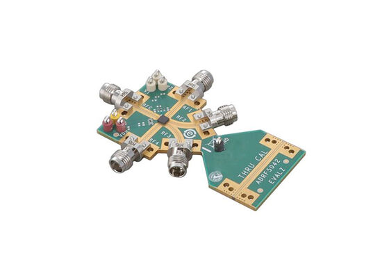 ADRF5043-EVALZ Soluzioni incorporate non riflettenti da 9kHz a 44GHz Silicon SP4T Switch Evaluation Board