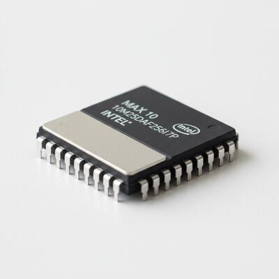 MAX 10 FPGA 10M25DAF256I7P Field Programmable Gate Array Chip a Logica Programmabile