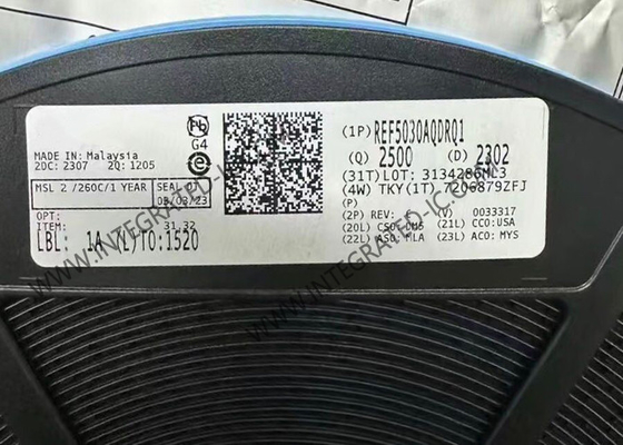 REF5030AQDRQ1 Chip di circuito integrato Automotive Low-Noise Very Low Drift Precision Voltage Reference